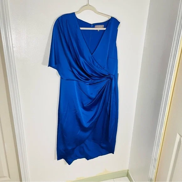 NWT Theia Candace Faux Wrap Cocktail Dress Blue Satin - Picture 3 of 9